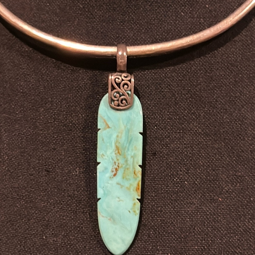 Navajo Sterling silver and turquoise feather pendant signed XS - Picture 2 of 11